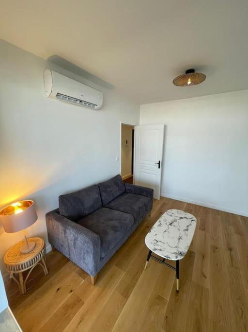 Penthouse / 2 Bedrooms In City Center Of Angers Esterno foto